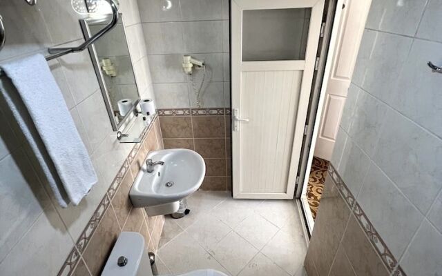 Headman Hotel