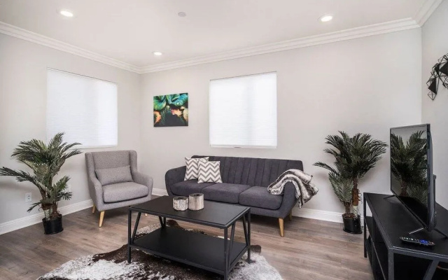 Brand NEW Luxury 3bdr Townhome In Silver Lake