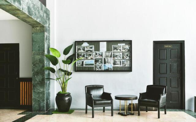 Leisure Cove Hotel & Apartments