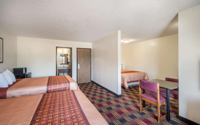 Americas Best Value Inn & Suites Harrisonville