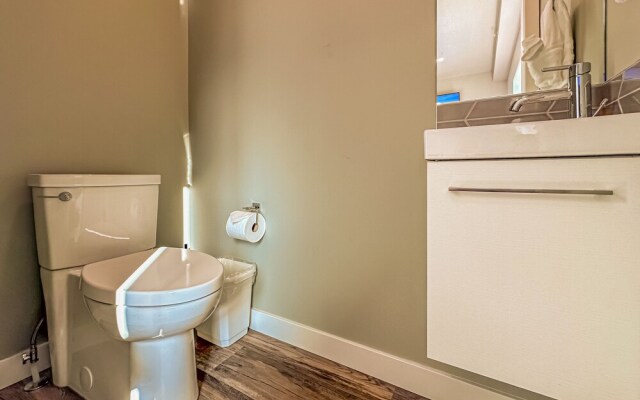 Skyline-Townhouse Combo-AC-Pool-Hot Tub