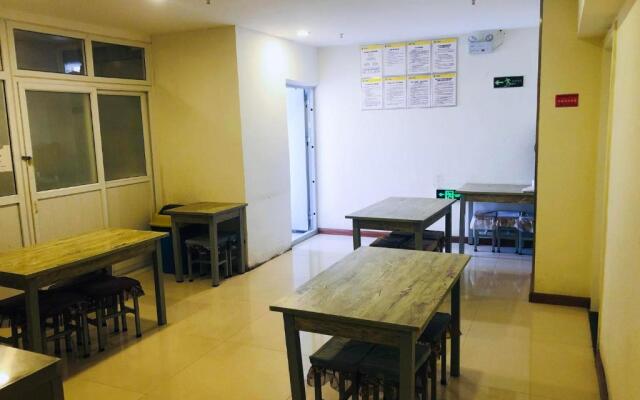 7Days Inn Korla passenger station