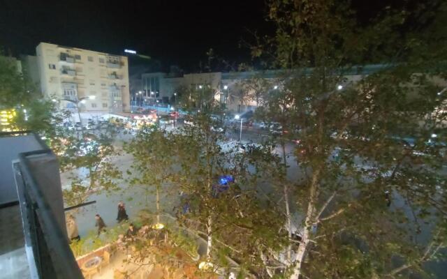 Akid Lotfi En Face Hôtel Méridienne Oran