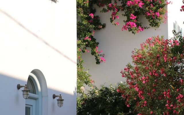 Spiros & Hiroko Hotel - Adults Only