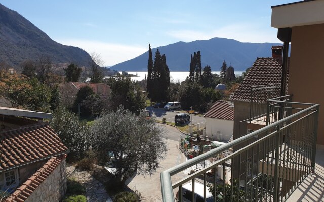 Apartments Montenegro Risan Cuckovic