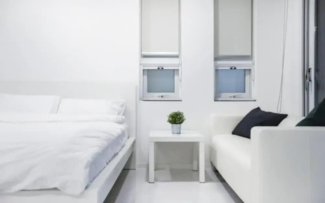 Geojedo N White Pension