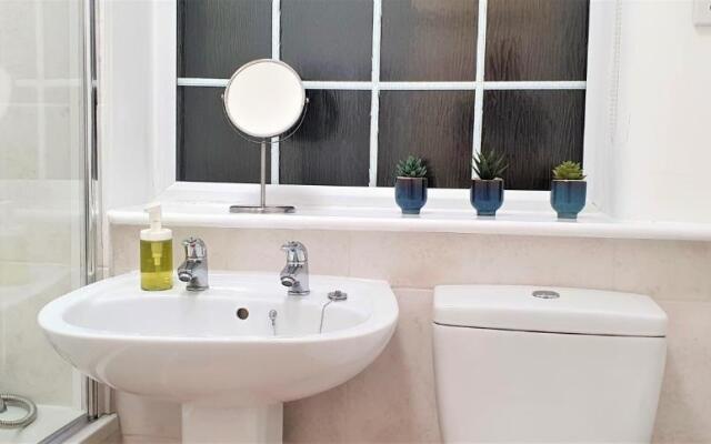 Shakespeare Views - Modern Northampton Apartment