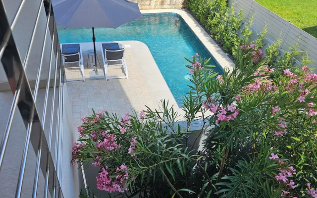 Apartments with Pool Casa Bianca