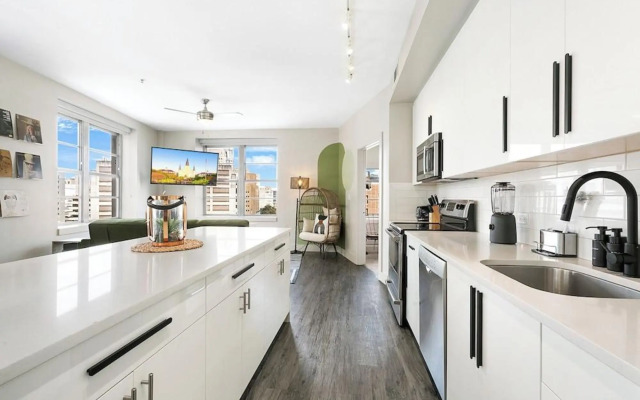 NOLA Charm Luxury 4-Bed Retreat Steps from French Quarter
