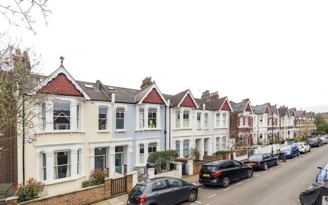 On a Queens Park Parade