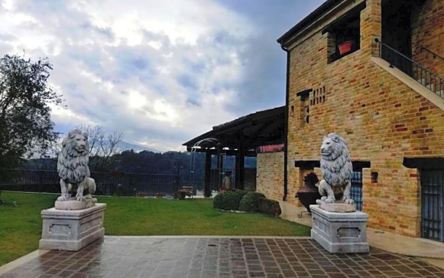 La Tana Dei Leoni B&B