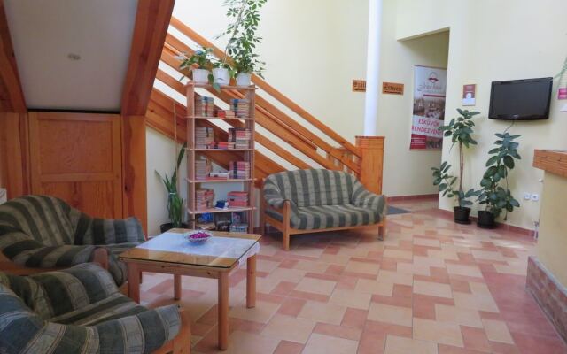 Józsi Bácsi Vendéglője és Szállodája