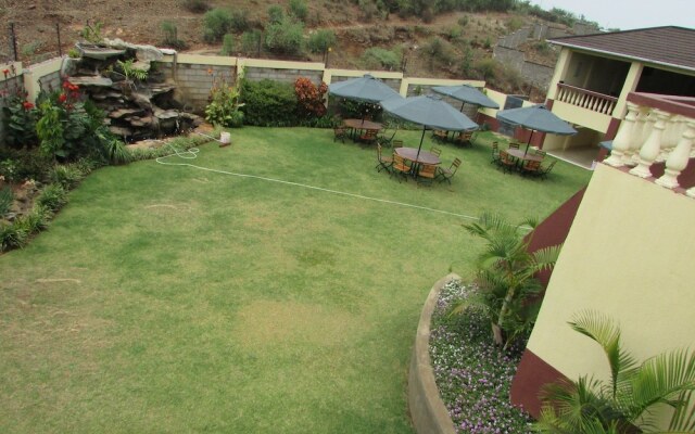 TrippleO's Hotel