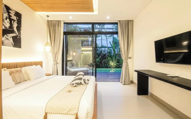Elegant 5BR Modern Villa Steps From Caf Del Mar