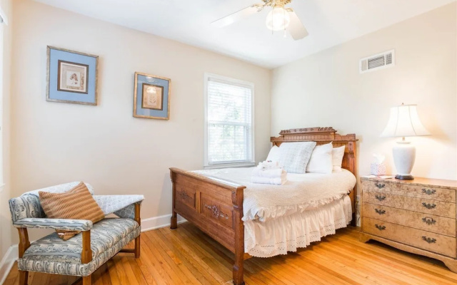 Sewanee Ave, 22