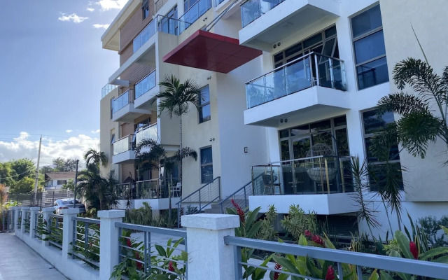 Elegant 1BR Apt with Pool
