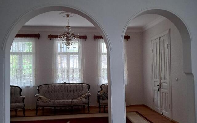 Nika house