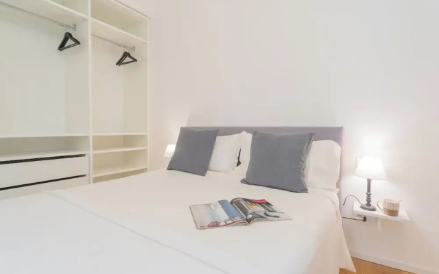 A Step From the Lake Apartment by Rent all Como