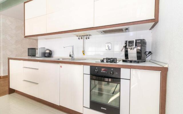 Gentle Brezze Apartment, By Cohost