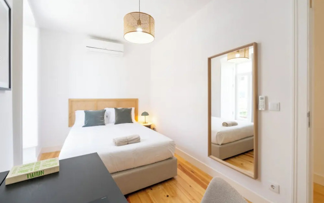 Sunny Lisbon Apartments by SoulPlaces