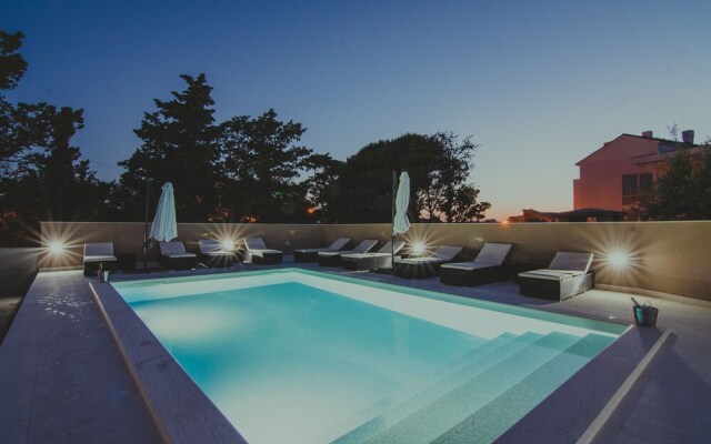 Poolside Hideout Apartments