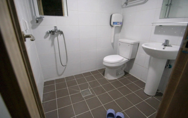 Grape Garden House - Hostel