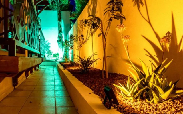 West Coast Otel
