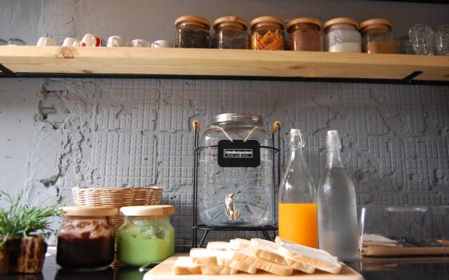 UdonBackpackers Beds and cafe