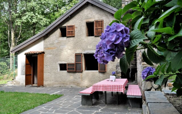 Typical, Romantic Tessiner Cottage
