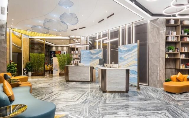 Naive S Hotel