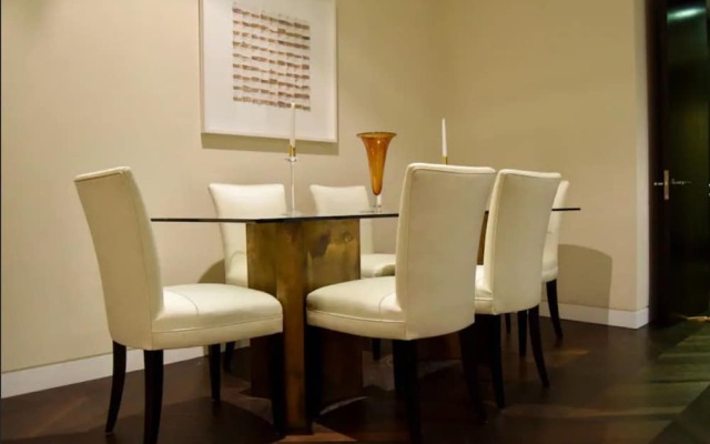 2 Bedroom Apartment Near Oxford Street