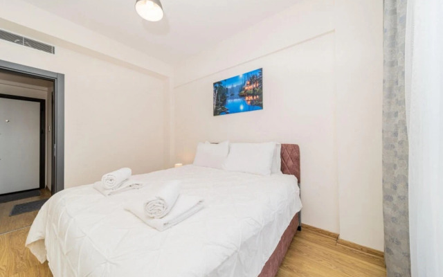 Great Flat With Shared Pool in Kepez