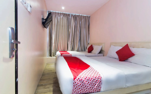 OYO 479 The Green Hotel