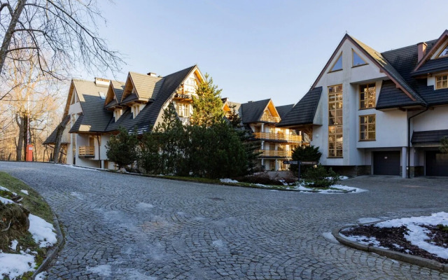 Zakopane Ski Apartment near Polana Szymoszkowa by Renters