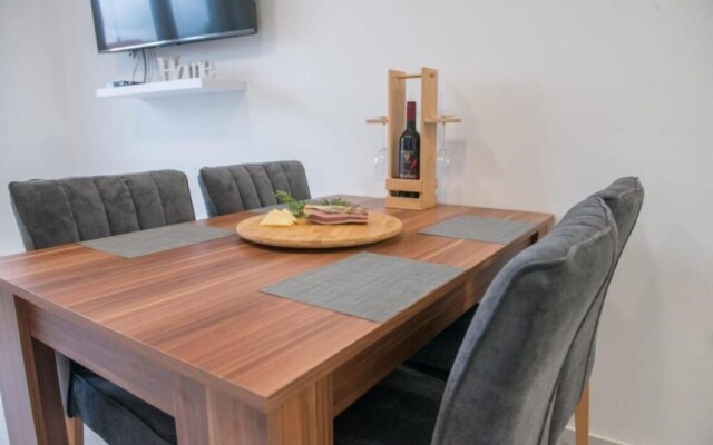 Marin - 200m to the sea - A1