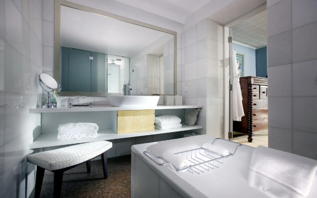 Islington Hotel