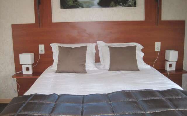 Hotel Restaurant  Rive Gauche