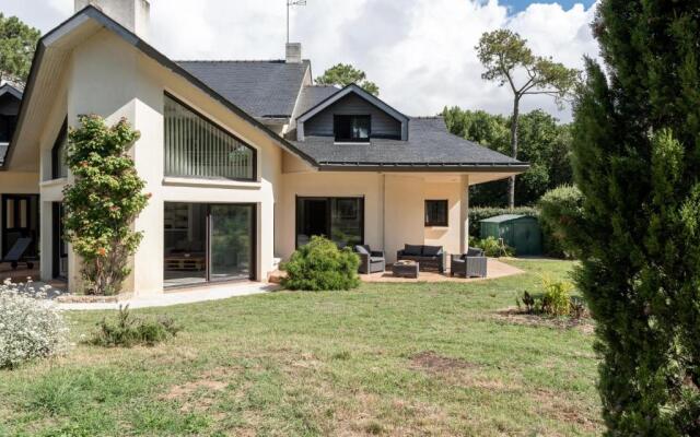 Charmante maison moderne avec grand jardin