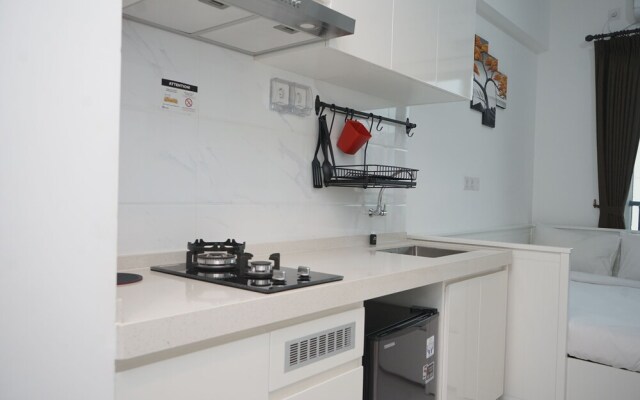 Lavish And Comfortable Studio At Sky House Bsd Apartment