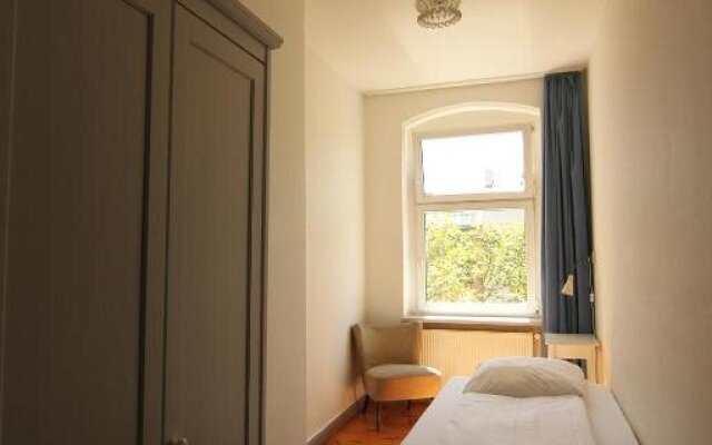 36 Rooms Hostel