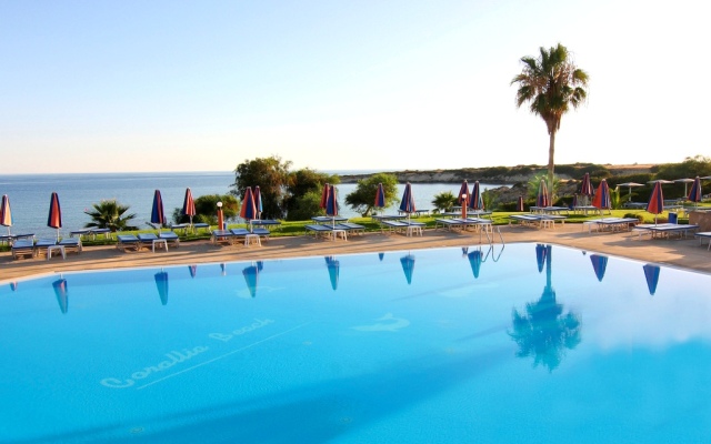 Corallia Beach Hotel Apartments