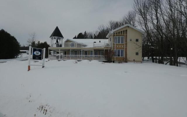 Dans Les Bras de Memphré