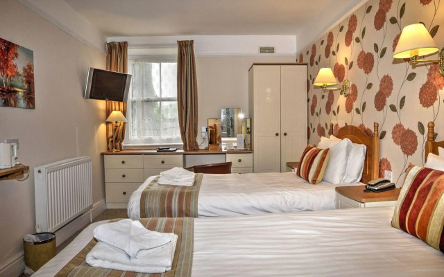 Lion Hotel and Studio Apartments