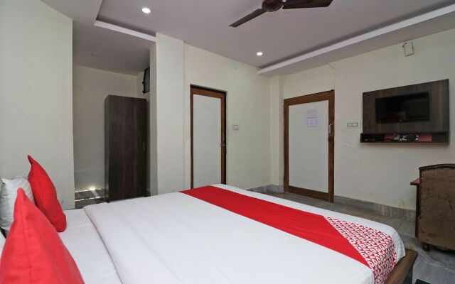 OYO 18363 New Shanti Hotel