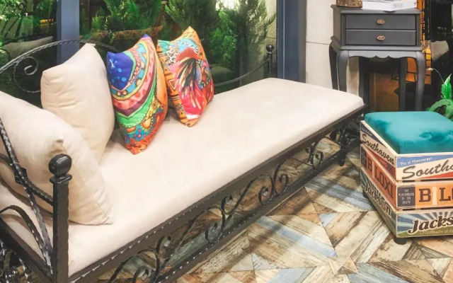 L'opera Deluxe Hotel