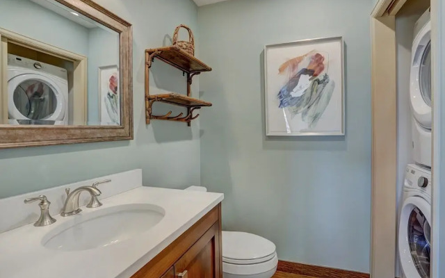 2br In The Seasons At Arrowhead-vaulted Ceilings 2 Bedroom Condo by RedAwning