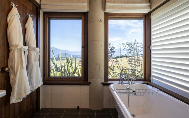 Cabot Lodge