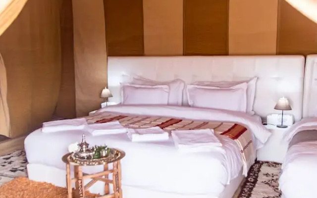 Room in Bungalow - Saharian Luxury Camp Deluxe Familly Quadriple