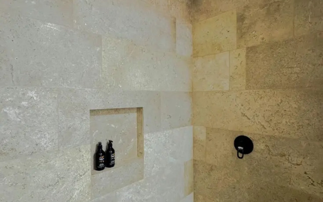Estudio con Jacuzzi Privado NAIA B8