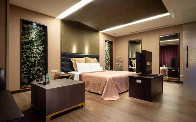 Only Love Motel